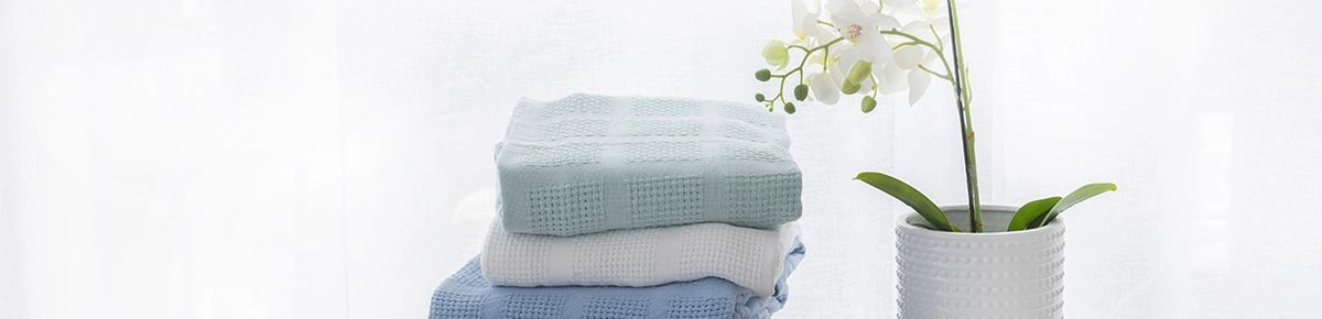 Volpes Blankets & Throws 