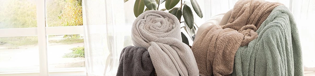 Volpes Blankets & Throws 
