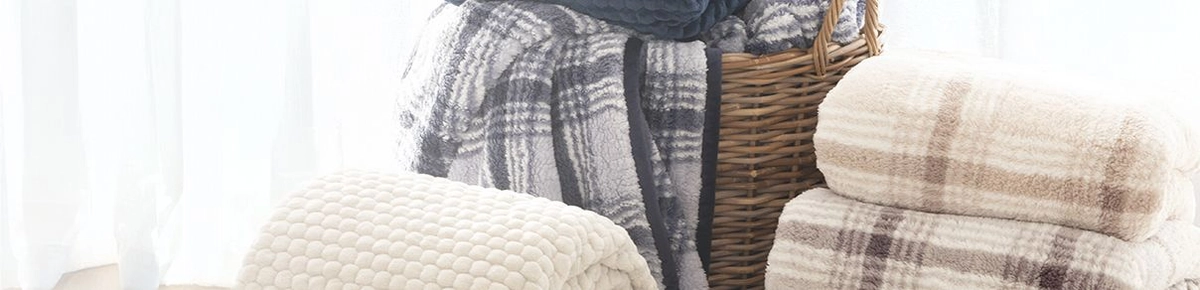 Volpes Blankets & Throws 