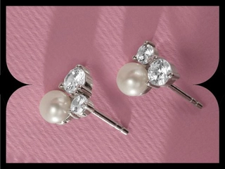 Sterns pearl earrings