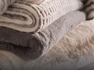 Blankets & throws