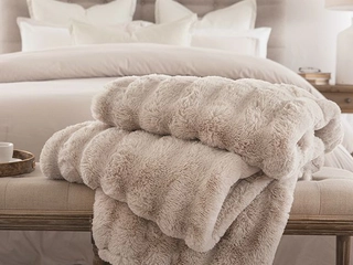 Volpes Blankets & Throws