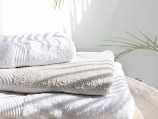 Volpes Towels & Bathrugs 