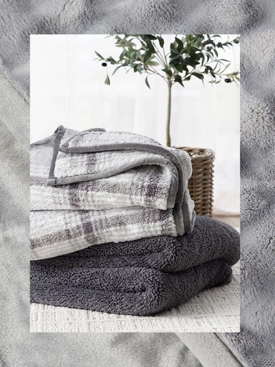 Volpes Blankets & Throws 