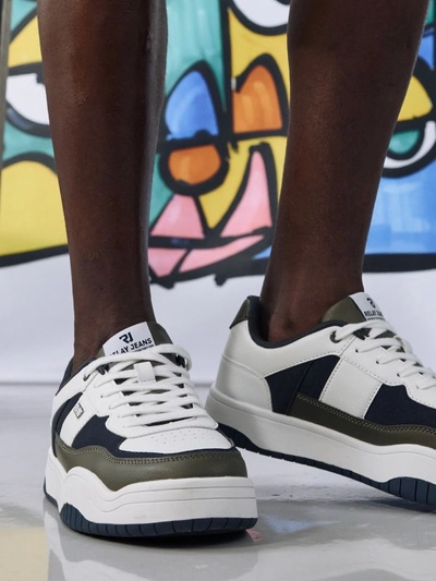 FOOTWEAR