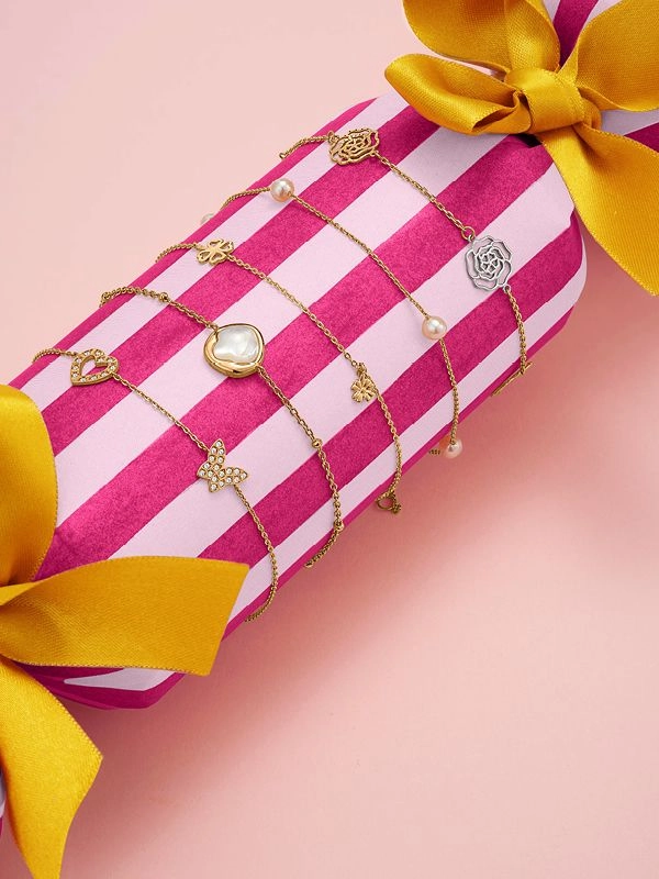 Sterns Christmas gold jewellery