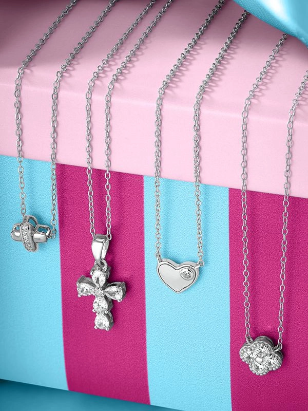 Sterns Christmas symbolic jewellery