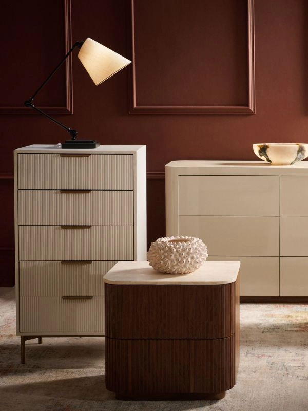 Drawers & cabinets
