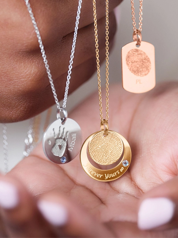 Sterns personalised pendants