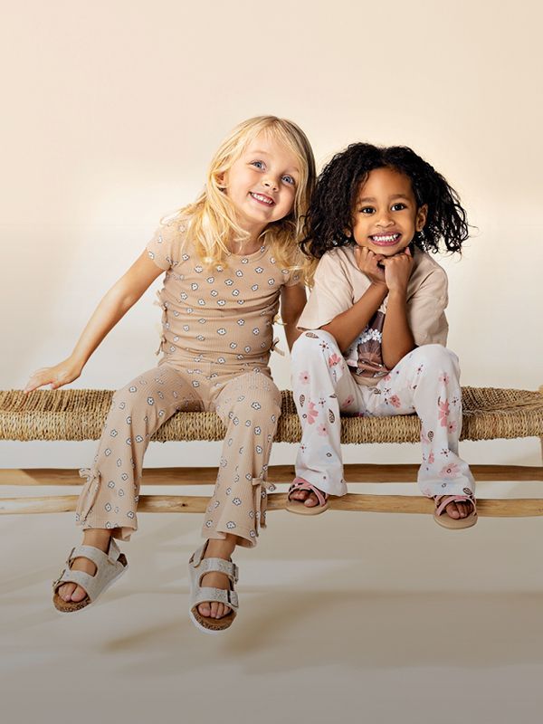 Girls skinny flare leggings