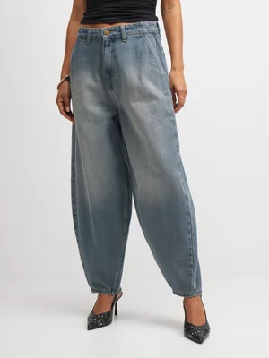 Exact Women's Tea Stain Wash Barrel Leg Jeans