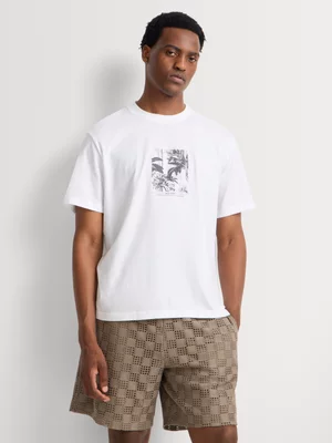 Relay Jeans Men's Relaxed Fit White Graphic T-Shirt
