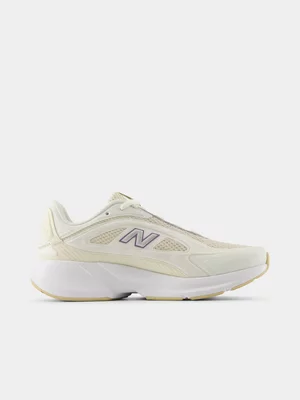 New Balance Womens Catalyst v1 White/Beige Running Shoes 