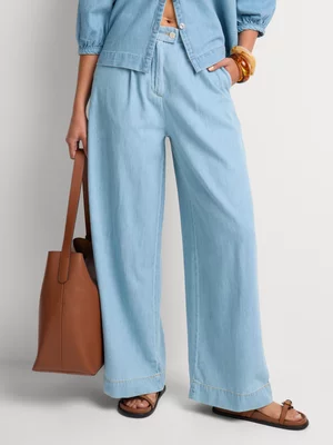 FF Denim Wide Pleat Fluid Denim Smart Jeans