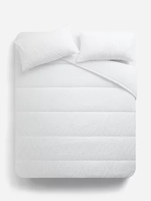 Jet Home Willow White Tufted Comforter King