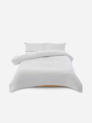 Volpes Estella White Quilt Set