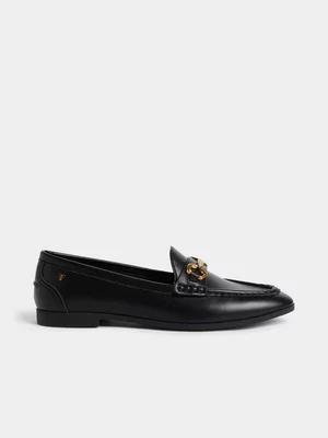 Hardware Detail Slim Loafers
