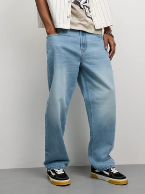 The FIX Men's Light Wash Staight Leg Jeans