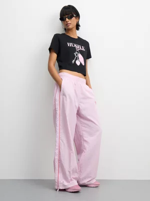 Redbat Women's Black Graphic Cropped Top