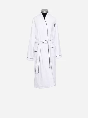 Guesthouse Gown White