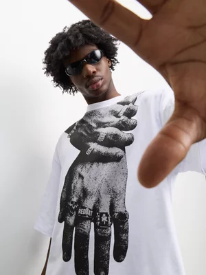 Redbat Men's Graphic Hands Rings Oversized White T-Shirt