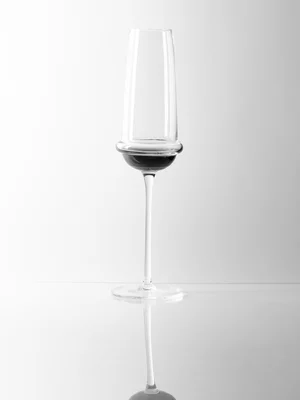 Lumen Champagne Glass Black