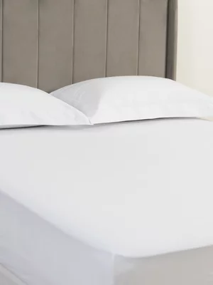 Guesthouse The Cool Crisp Fitted Sheet 200 Thread Count