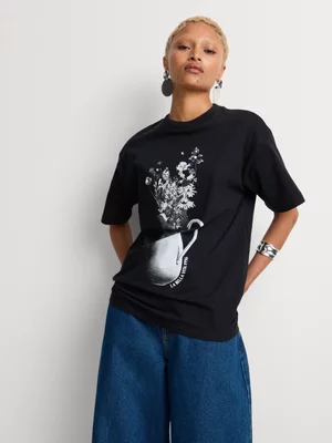 Printed Flower Vase Oversized T-Shirt 