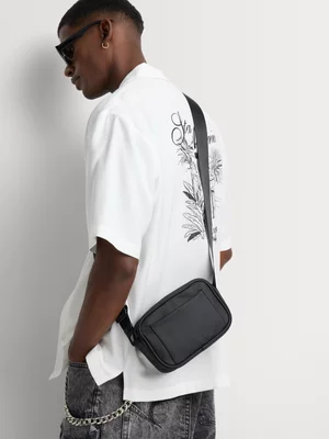 Markham Men's Rubberised Black Messenger Bag