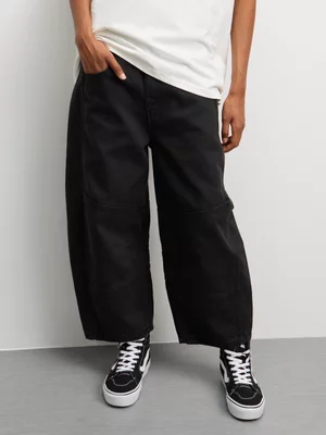 Vans Women's Blaire Cropped Barrel Black Pant 