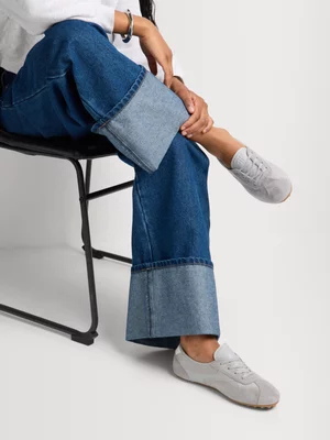 Slim Minimal Sneakers