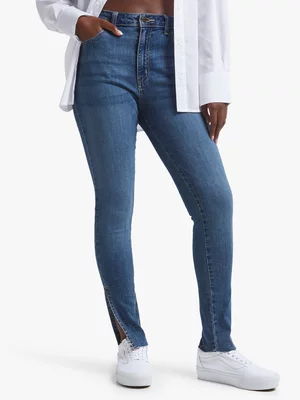 Women's Medium Wash Side Slit Skinny Jeans