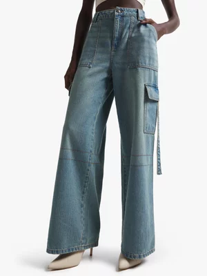 Women's Light Wash Wide Leg Cargo Jeans