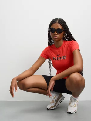 Nike Women's Nsw CLS Crimson Red T-shirt