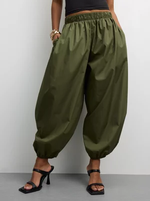 The FIX Women's Green Poly Cotton Pull On Balloon Pants