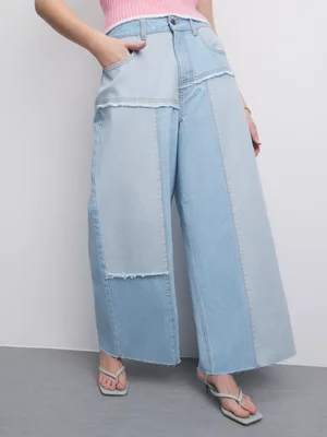 The FIX Women's Light Wash Mega Baggy Jeans 