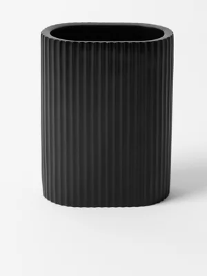 Tumbler Fluted Black Resin