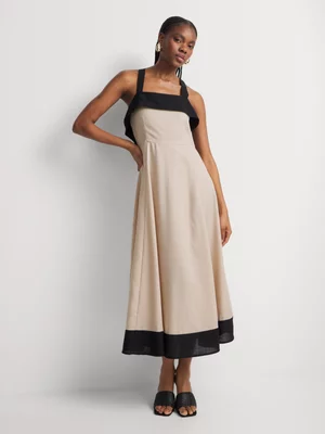 Colourblocked Fit & Flare Midi Dress