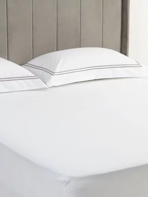 Guest House Fitted Sheet 400 Thread Count White