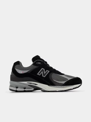 New Balance Women's 2002R Black/Grey Sneaker
