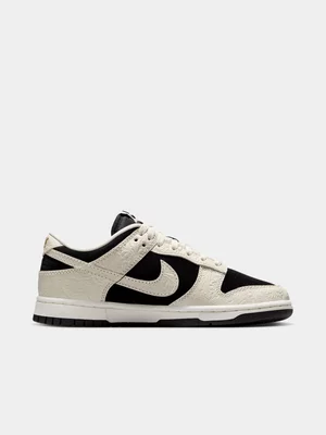 Nike Women's Dunk Low SE Black/Sail Sneaker