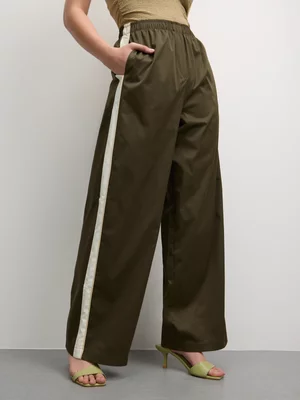 The FIX Women's Fatigue Taslon Wide Leg Pull On Pants with Side Panel