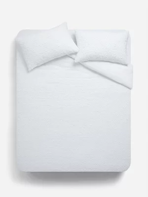 Jet Home White Tufted Duvet Cover Set