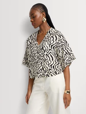 Collarless V-Neck Short Sleeve Shirt 