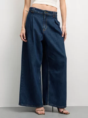 The FIX Women's Medium Wash Pleated Wideleg Jeans