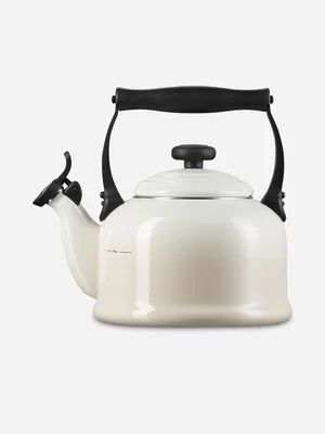 Le Creuset Traditional Kettle Meringue