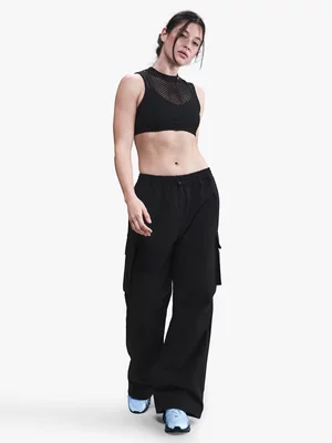Nike Women's NSW Mid-Rise Oversized Woven Cargo Black Trousers