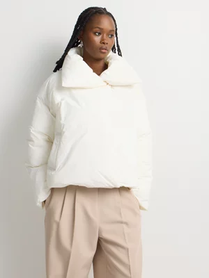 Short Oversized Collar Puffer Jacket