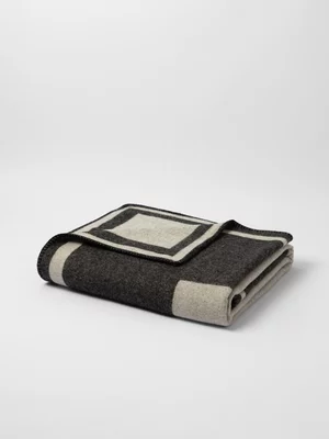 Guest House Monogram Throw 150x180 Black & Grey