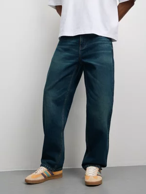 The FIX Men's Mid-Wash 100% Cotton Straight Jeans